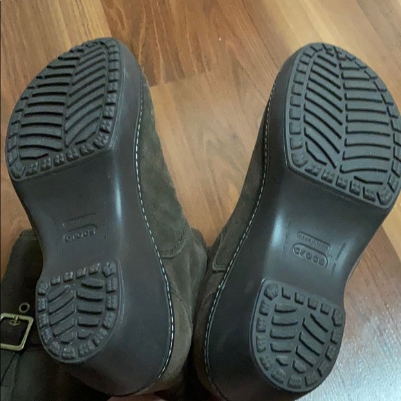 Crocs brown suede mid-calf boots - Picture 9 of 16
